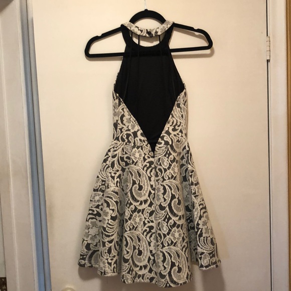 Mendocino Lace Dress - Picture 3 of 3